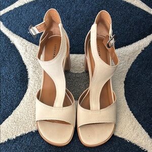 Lucky Brand Women's Cream Sandals size 10